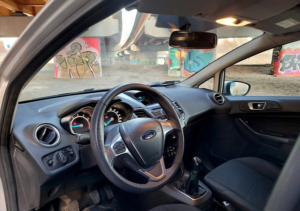 Ford Fiesta cena 27000 przebieg: 145000, rok produkcji 2014 z Warszawa małe 211